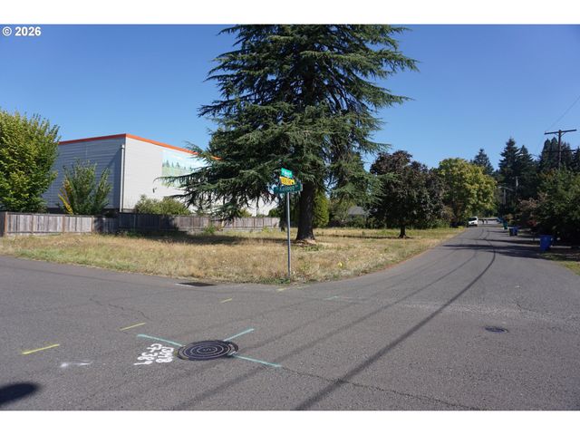 14824 Se KELLOGG Ave, Milwaukie, OR 97267