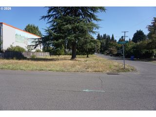 14824 Se KELLOGG Ave, Milwaukie, OR 97267
