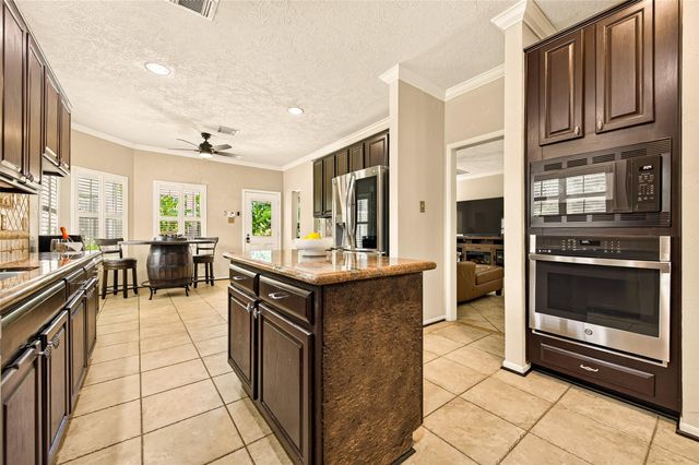 412 Melodywood Drive, Friendswood, TX 77546