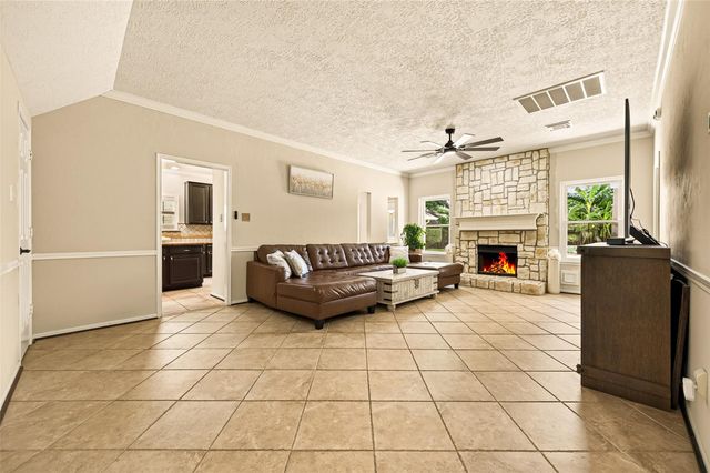 412 Melodywood Drive, Friendswood, TX 77546