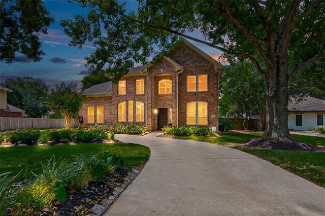 412 Melodywood Drive, Friendswood, TX 77546