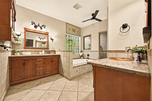 412 Melodywood Drive, Friendswood, TX 77546