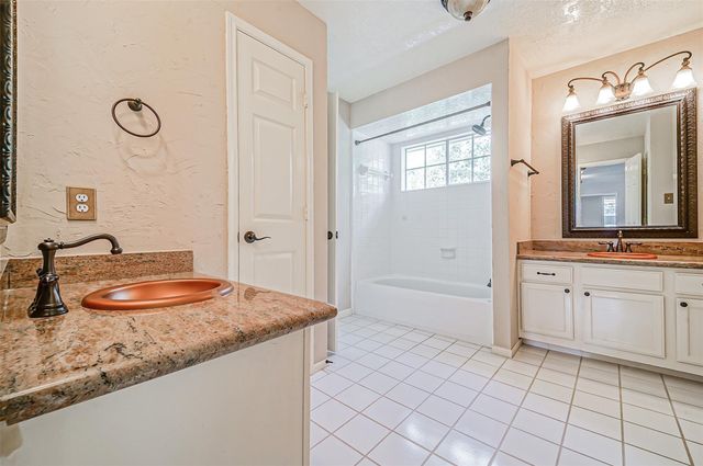 412 Melodywood Drive, Friendswood, TX 77546