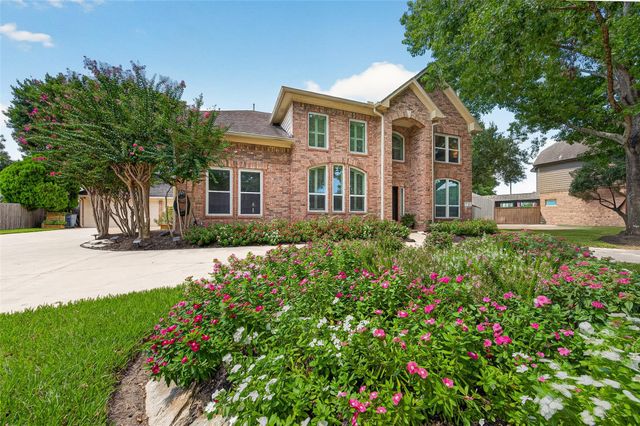 412 Melodywood Drive, Friendswood, TX 77546