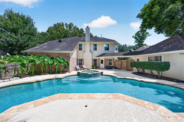 412 Melodywood Drive, Friendswood, TX 77546