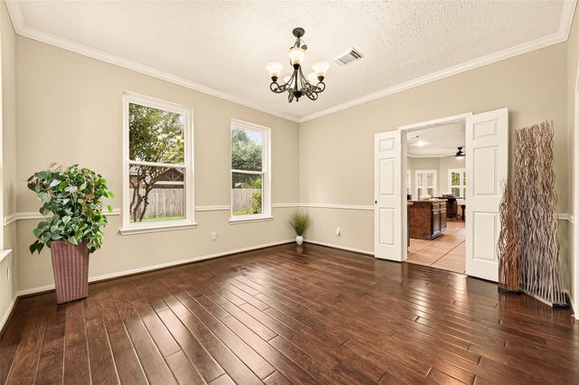412 Melodywood Drive, Friendswood, TX 77546