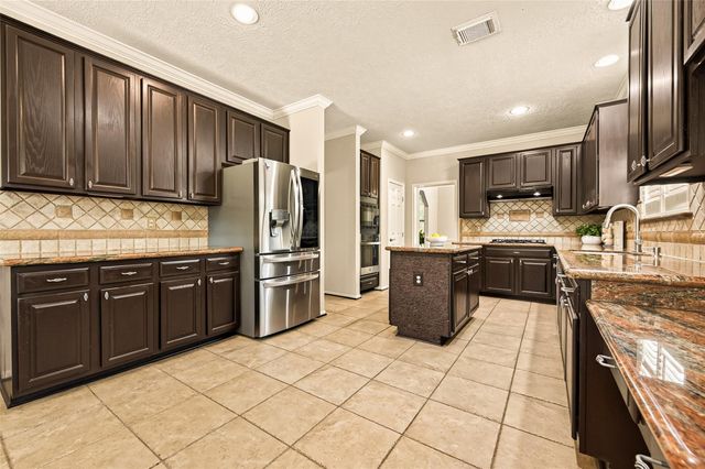 412 Melodywood Drive, Friendswood, TX 77546