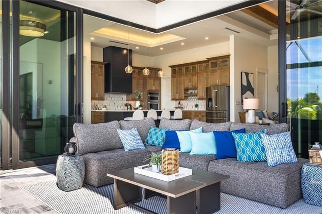 1534 NW 40th PL, Cape Coral, FL 33993