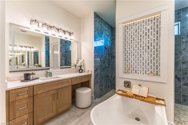 1534 NW 40th PL, Cape Coral, FL 33993