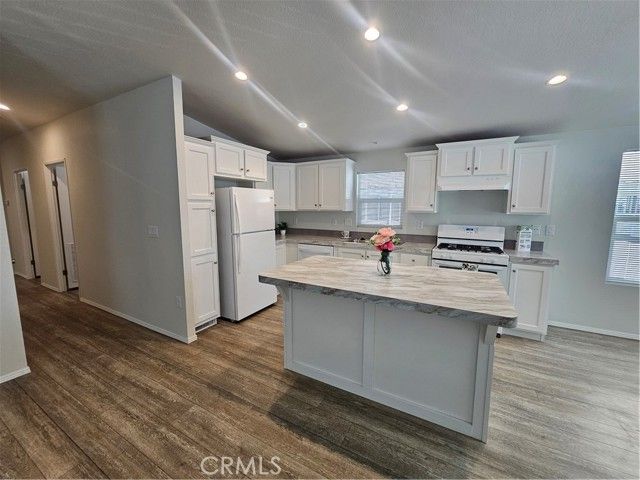 999 S Santa Fe Avenue 66, San Jacinto, CA 92583