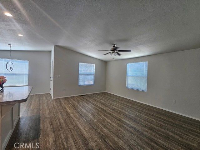 999 S Santa Fe Avenue 66, San Jacinto, CA 92583