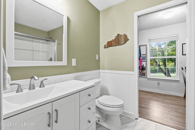 7406 Commonwealth Dr, Crestwood, KY 40014