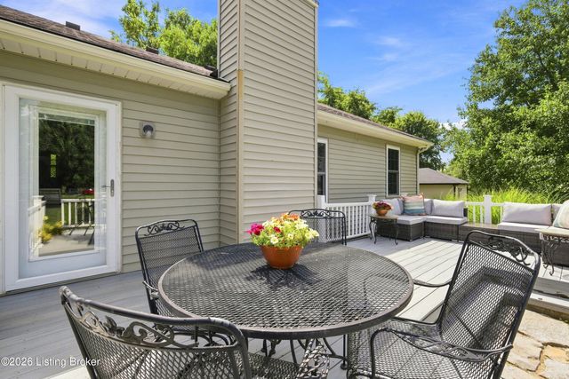 7406 Commonwealth Dr, Crestwood, KY 40014