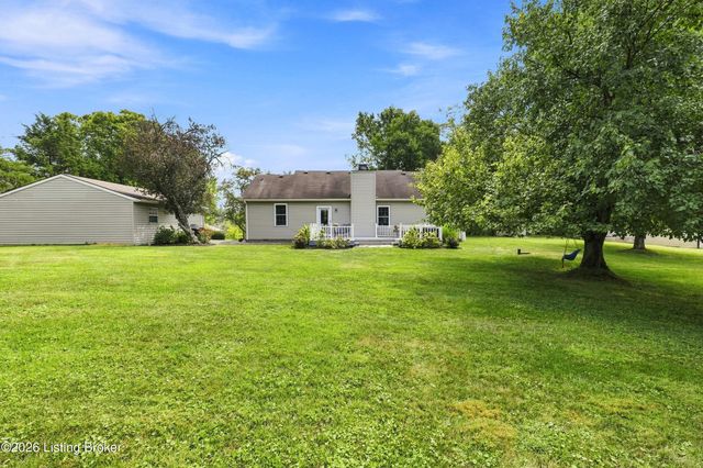 7406 Commonwealth Dr, Crestwood, KY 40014