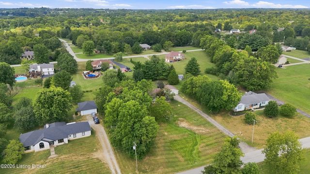 7406 Commonwealth Dr, Crestwood, KY 40014