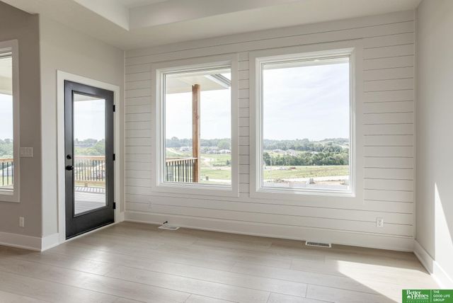 10907 S 102nd Street, Papillion, NE 68046