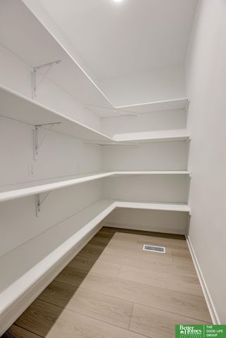 10907 S 102nd Street, Papillion, NE 68046