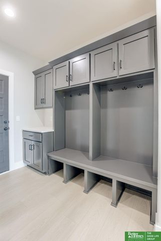 10907 S 102nd Street, Papillion, NE 68046