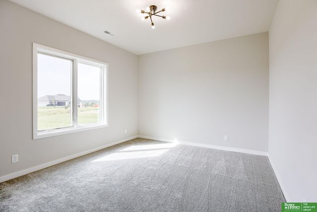 10907 S 102nd Street, Papillion, NE 68046