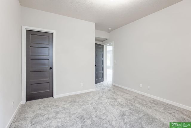 10907 S 102nd Street, Papillion, NE 68046