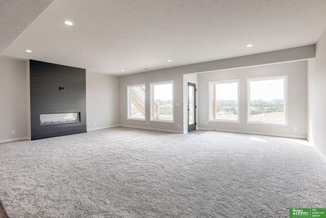 10907 S 102nd Street, Papillion, NE 68046