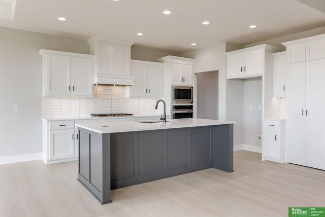 10907 S 102nd Street, Papillion, NE 68046