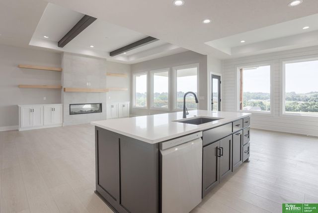 10907 S 102nd Street, Papillion, NE 68046