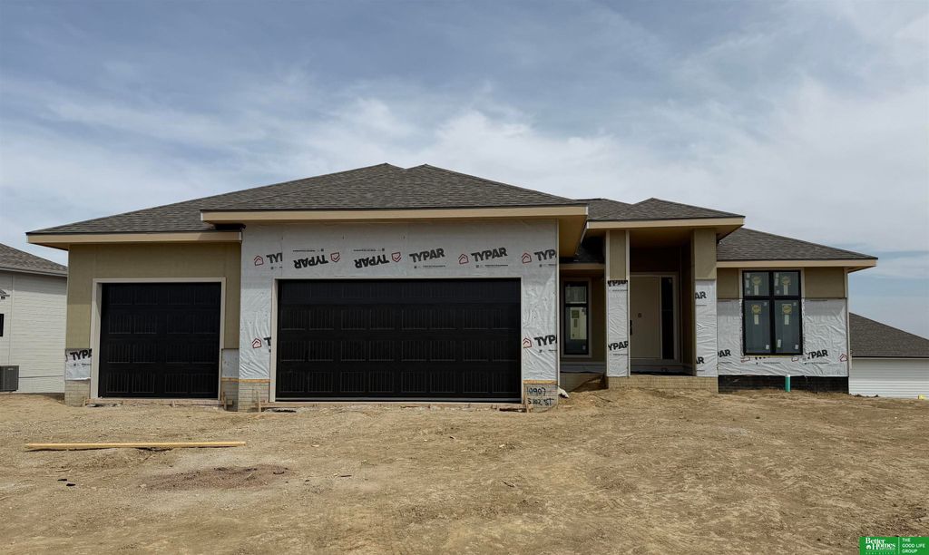 10907 S 102nd Street, Papillion, NE 68046