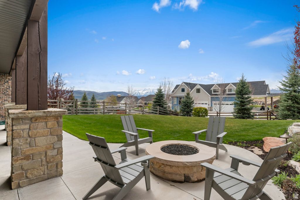Image 12 of property listing at 3295 E LINDSAY SPRING CIR, Heber City, UT 84032