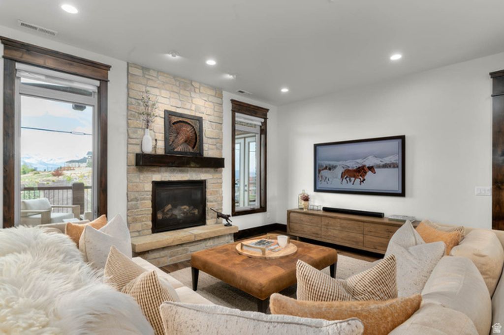 Image 23 of property listing at 3295 E LINDSAY SPRING CIR, Heber City, UT 84032