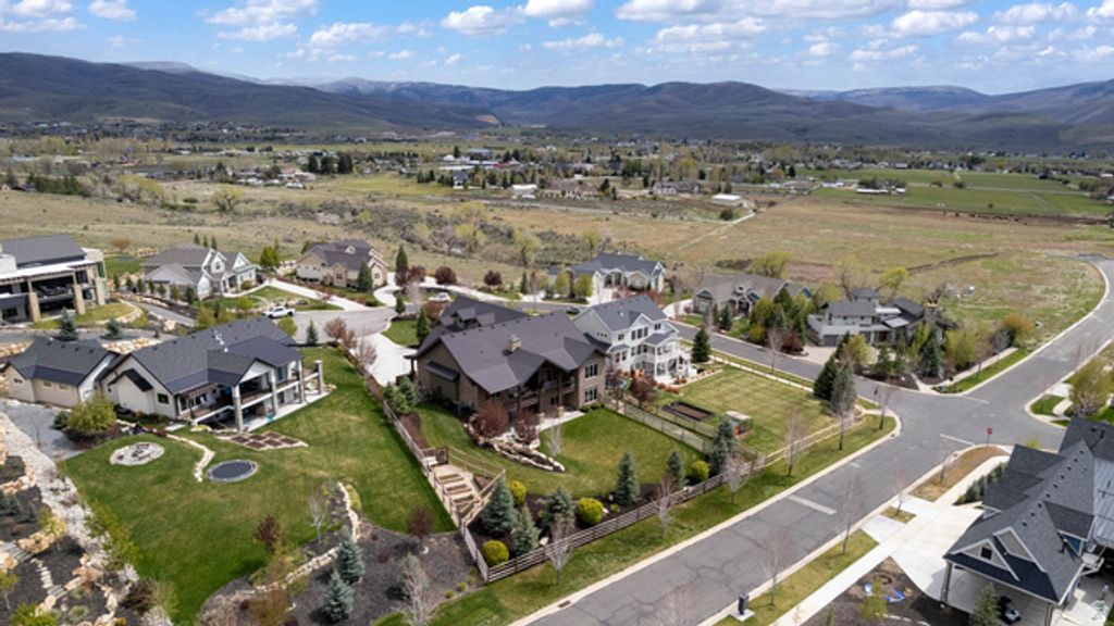 Image 66 of property listing at 3295 E LINDSAY SPRING CIR, Heber City, UT 84032