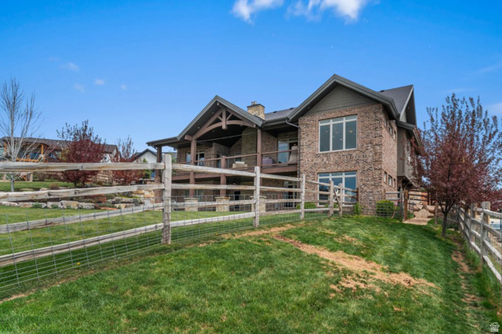 Image 8 of property listing at 3295 E LINDSAY SPRING CIR, Heber City, UT 84032