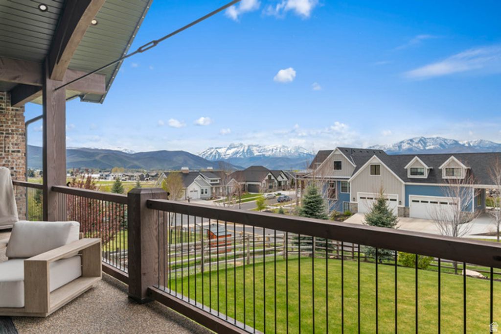 Image 9 of property listing at 3295 E LINDSAY SPRING CIR, Heber City, UT 84032