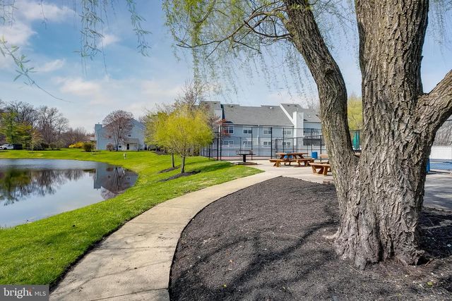 302 QUAIL RD, Marlton, NJ 08053