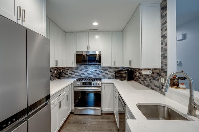 302 QUAIL RD, Marlton, NJ 08053