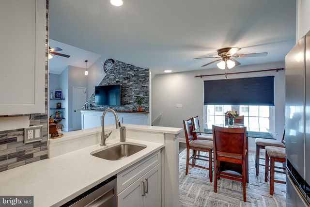 302 QUAIL RD, Marlton, NJ 08053