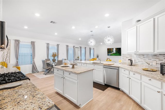 19111 Pinewood Grove Trail, New Caney, TX 77357