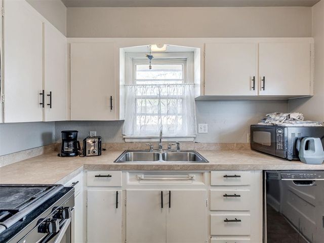 1325 Regent Street, Norman, OK 73069