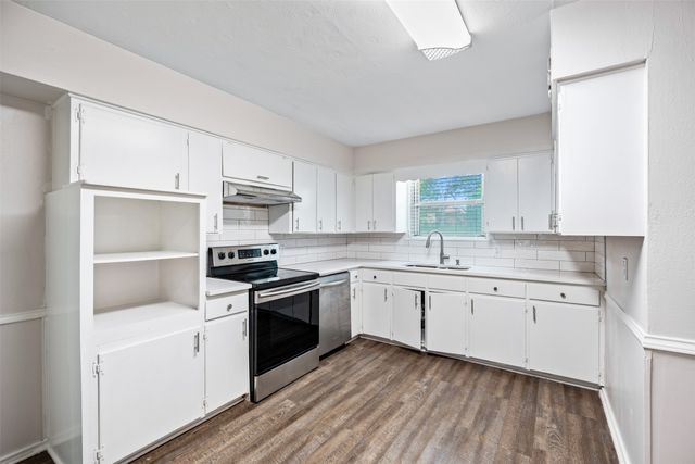 1115 Indian Creek Trail, Dallas, TX 75241