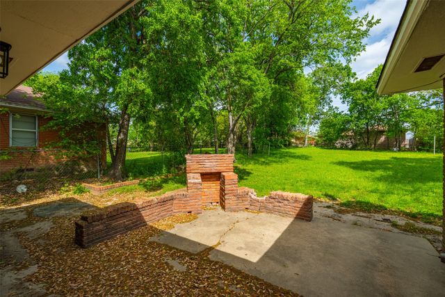 1115 Indian Creek Trail, Dallas, TX 75241