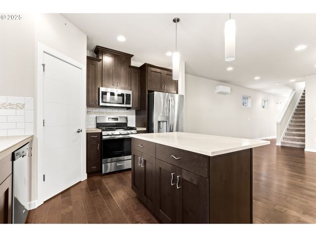 782 Nw Pebblestone Ln, Beaverton, OR 97006
