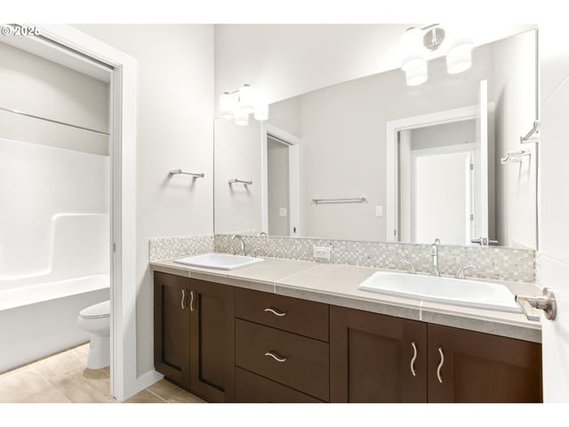 782 Nw Pebblestone Ln, Beaverton, OR 97006