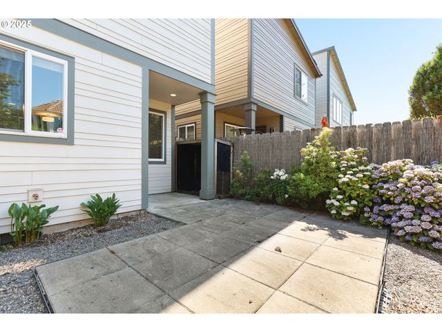 782 Nw Pebblestone Ln, Beaverton, OR 97006