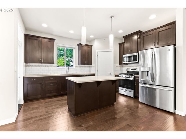 782 Nw Pebblestone Ln, Beaverton, OR 97006