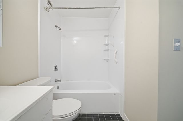 77 Adams St 611, Quincy, MA 02169