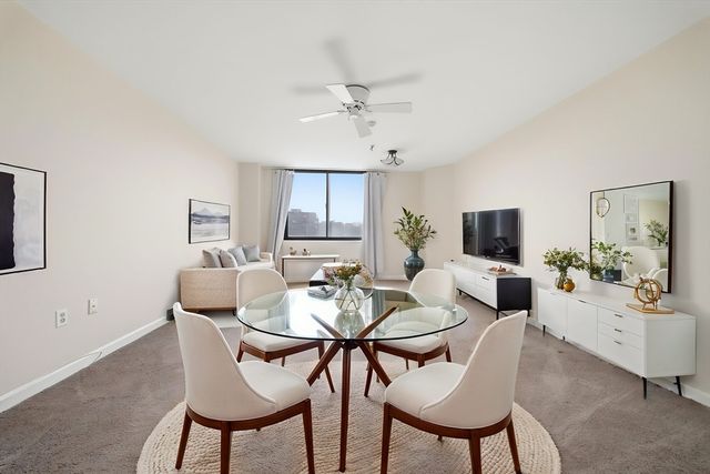 77 Adams St 611, Quincy, MA 02169