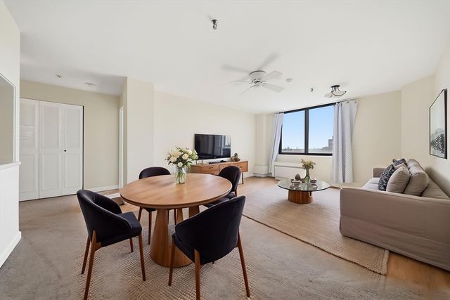 77 Adams St 611, Quincy, MA 02169