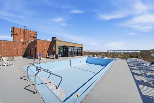 77 Adams St 611, Quincy, MA 02169