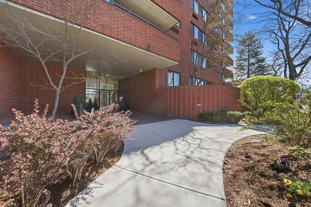 77 Adams St 611, Quincy, MA 02169