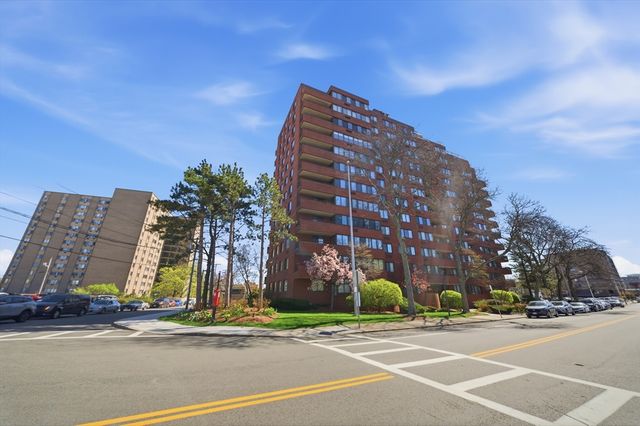 77 Adams St 611, Quincy, MA 02169